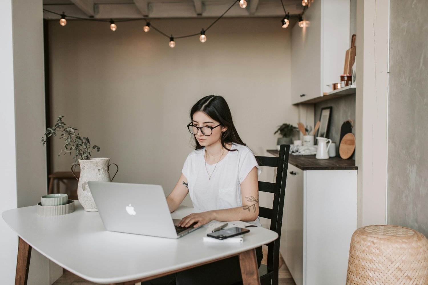 Signs Your E-commerce Store Need Facebook Comment Disable Tool