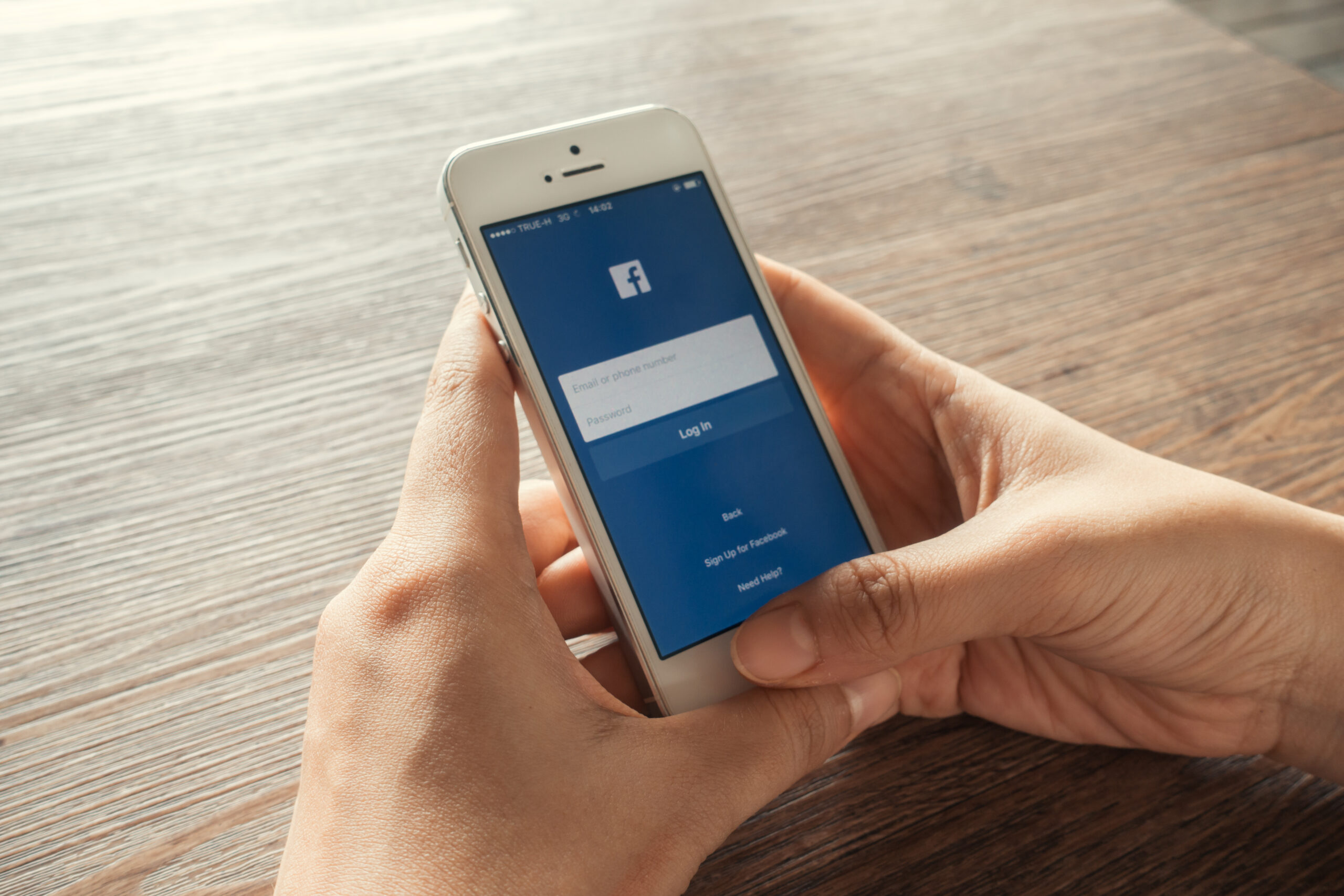 hide comments on facebook