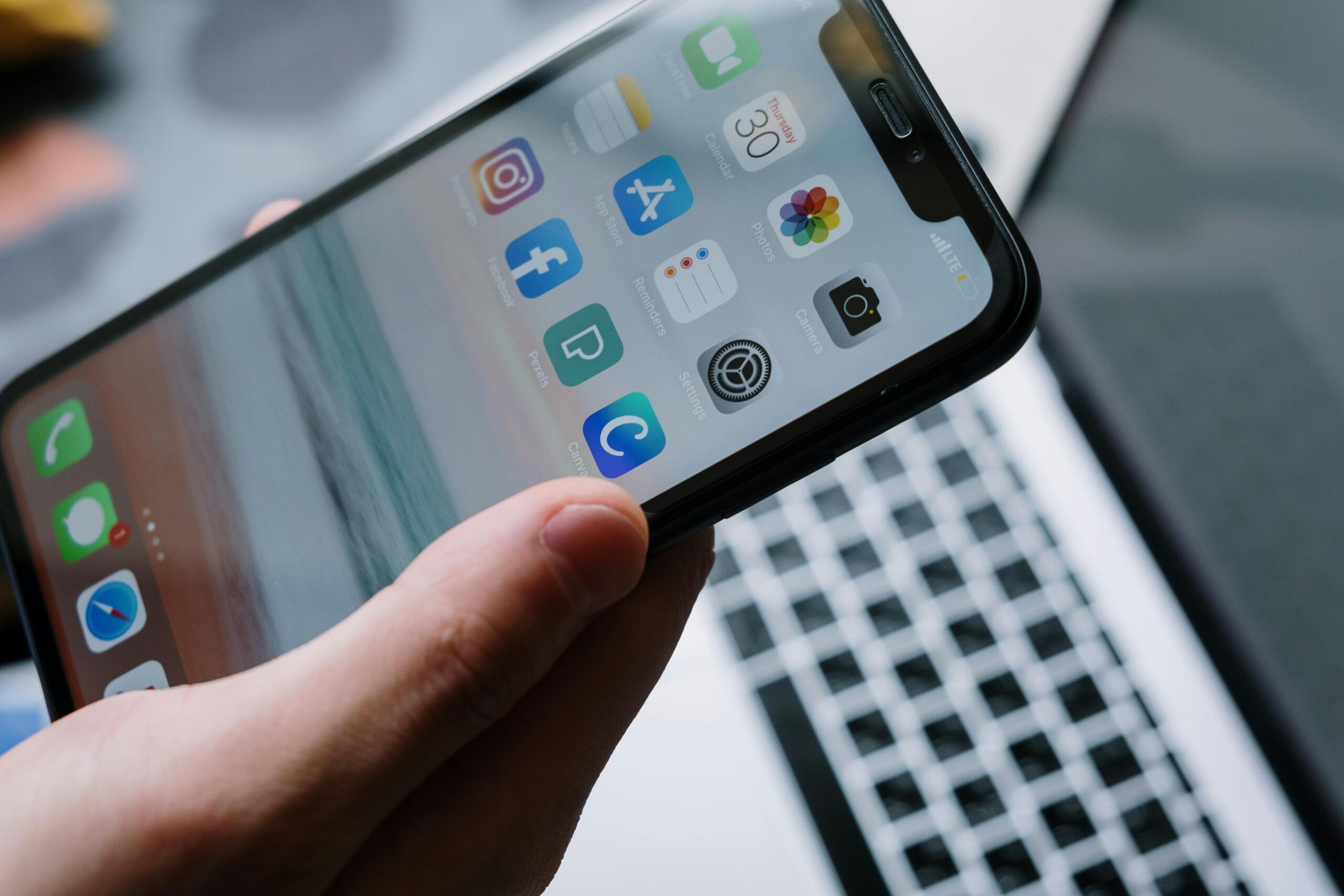 Easily Hide Facebook Comments with a Trusted AI Tool
